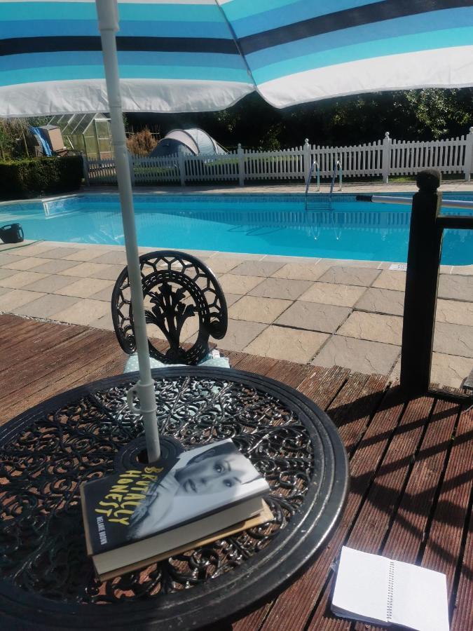 Captivating Isolde Cottage With Pool Near St Ives Camborne Εξωτερικό φωτογραφία